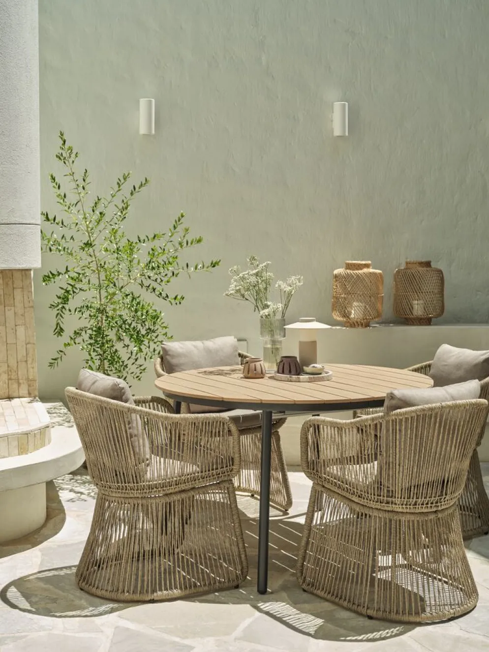 AKTIVEN + STORDALENMesa AKTIVEN L118/168 + 4 sillas STORDALEN natural