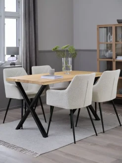 ROSLEV + PURHUSMesa ROSLEV L140 roble natural + 4 PURHUS blanco crudo/negro