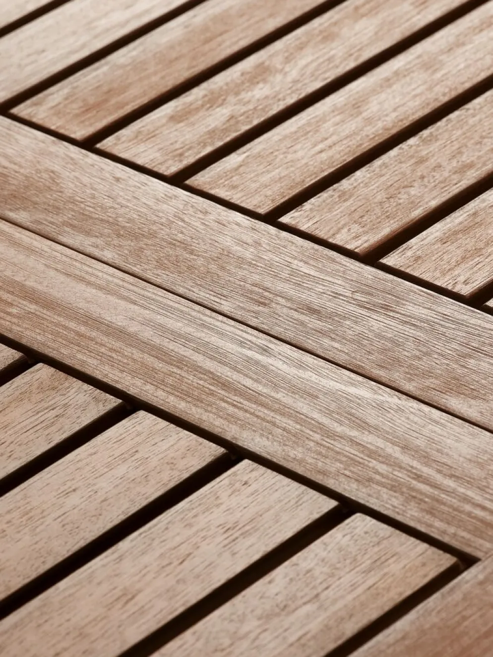 ULBJERG + NANNESTADMesa ULBJERG L214/297 madera dura + 4 sillas NANNESTAD