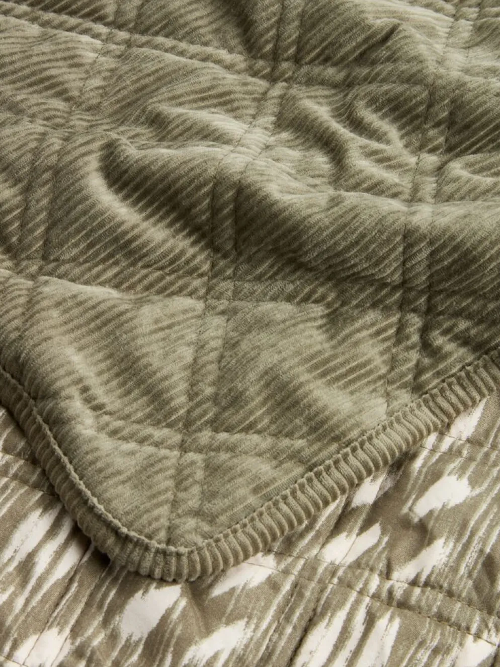 VILLMORELLColcha VILLMORELL 220x240 verde/blanco